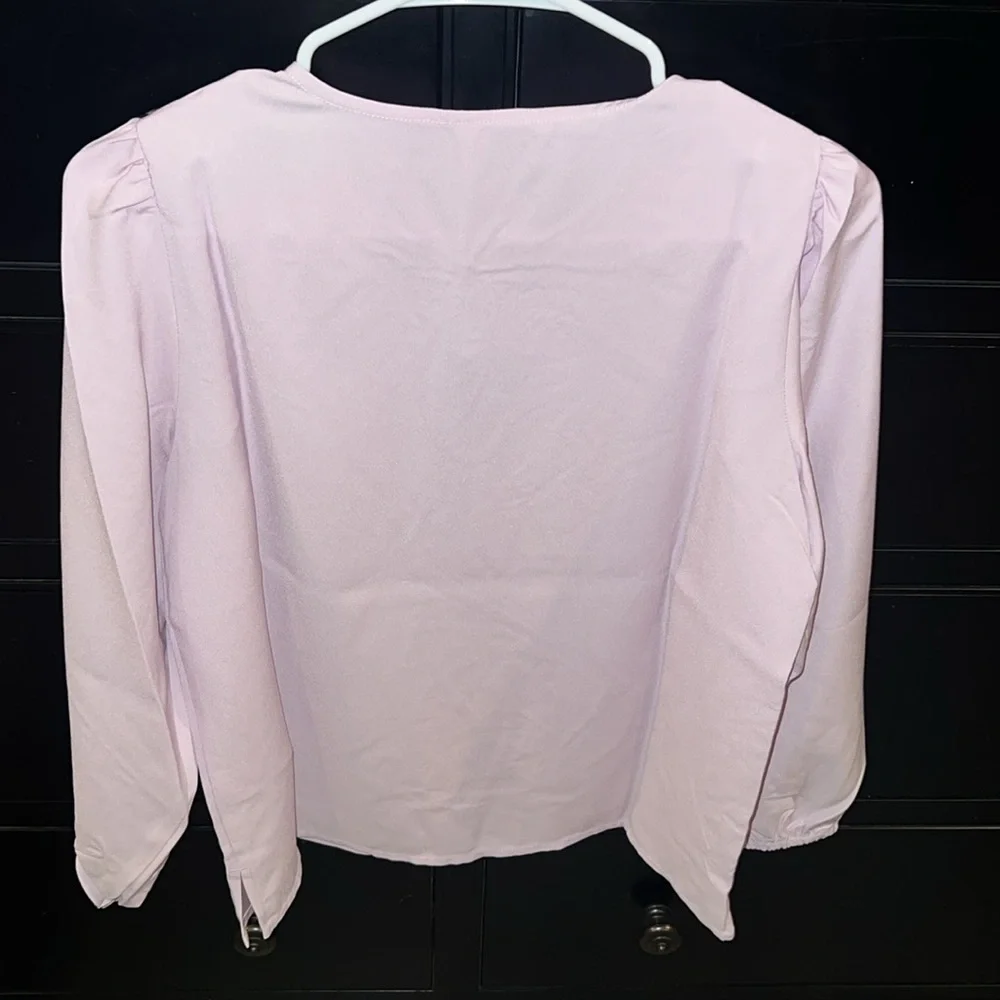 J.Crew NWT‎ lavender women’s puff sleeve crepe keyhole neckline top. Size SP